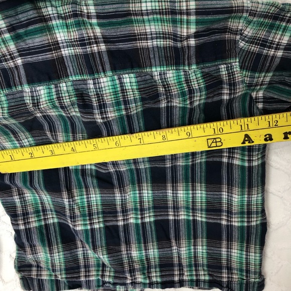 Lot of 2 Boys Old Navy Shirts Size 2T Short Sleeve Button up White/green💯Cotton - Picture 8 of 8